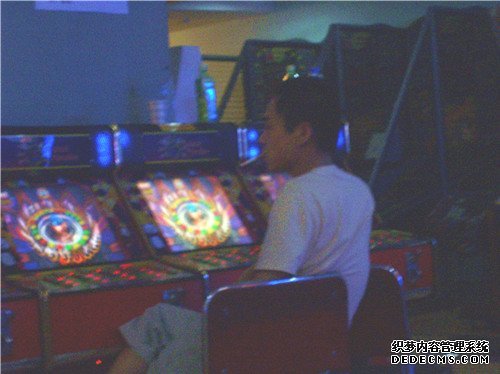 �����������չ㳡��Ķ�èè ��������ʮ��