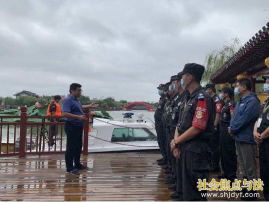 开封清明上河园开展水上应急救援演练