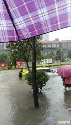 ��������д�����еġ�ʪӰ������������С���ӣ������Ǻ����ģ�