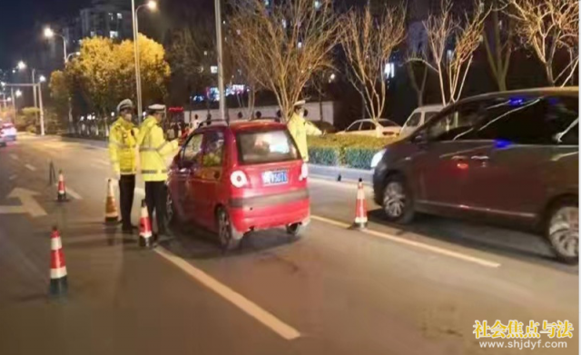 ���������н���֧��Ԫ�����ڼ��ظ�λ�ϲ�Ƽݵ��ص㽻ͨΥ��