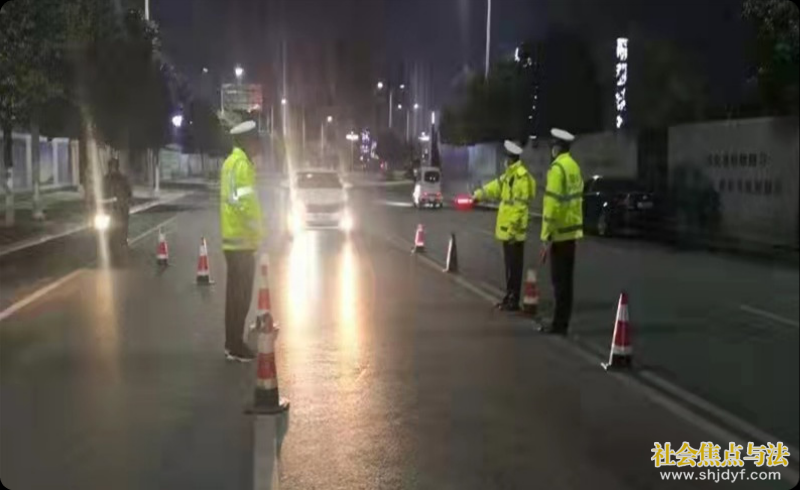 河南商丘市交警支队元旦假期坚守岗位严查酒驾等重点交通违法