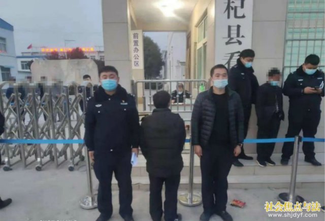 ��ƽ���ػ�����ҹȥ͵�� �·����෿