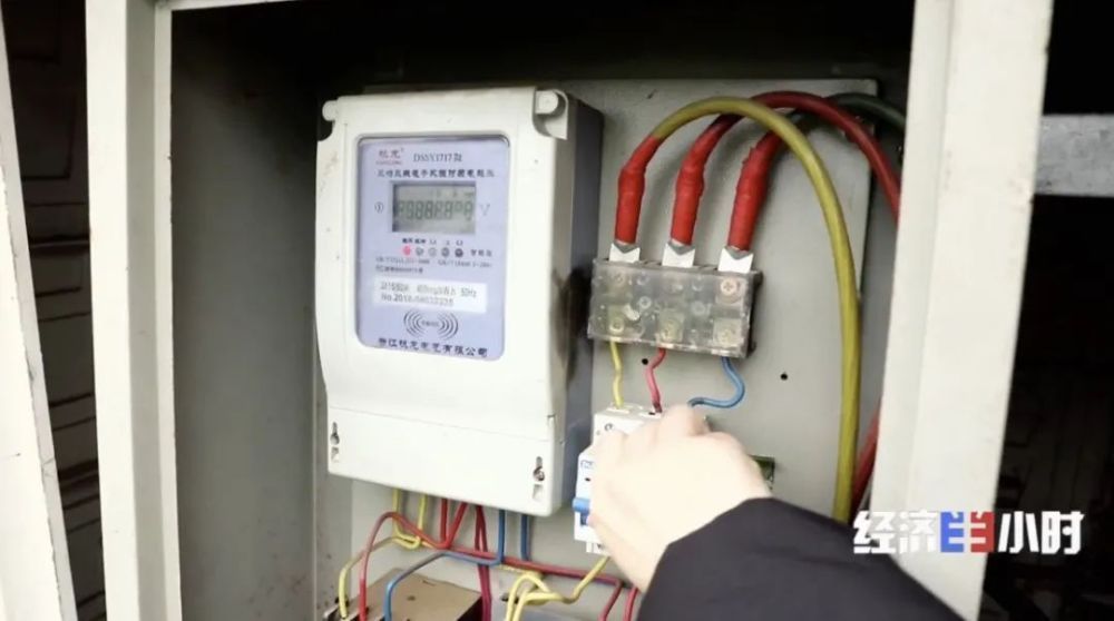 ˮ��ǽ������ĭ�������ܿ�¹����Ͷ��ǧ��ˮ�����̡��䡰���ӹ��̡�