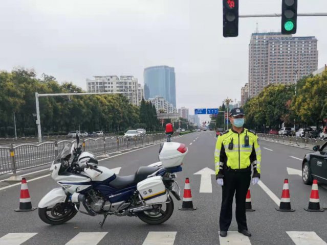 �������𣺿���һ���Գ��ġ�����ְ�ص�ʹ��