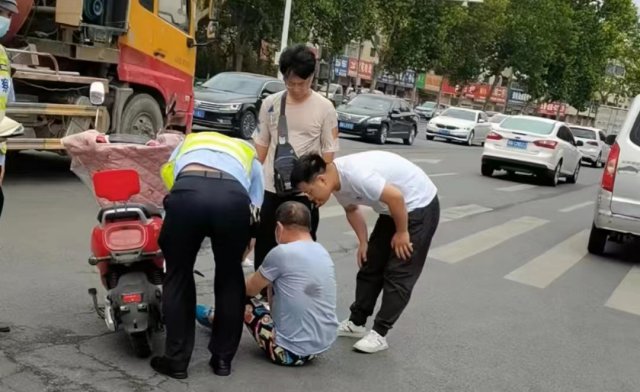 �����ﳵ����ͷ��ˤ�� ���𽻾�һ��Ӱ����ж�ʩ������