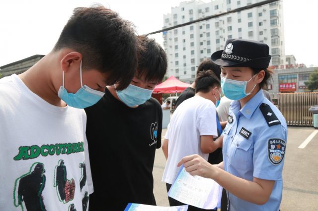 ������ع��� ��թ������У԰ �����ഺ���ɳ�