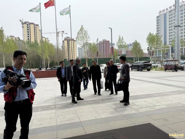 �й�������ҵ��չ�����ܼ����θ�����