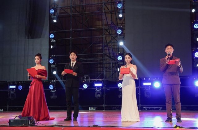 ΢���ů����ӭ�������������������������ᣬο���������˺Ͷ�ͯ