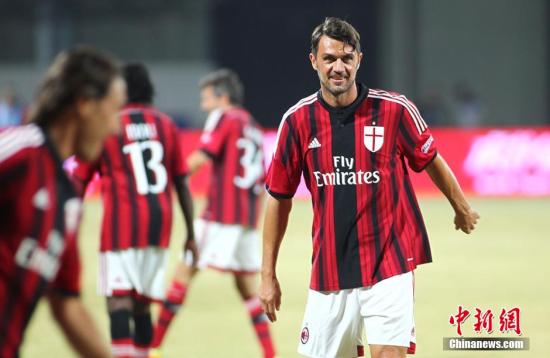 10��11���������Ḧ�ٿơ�����������Я�������AC����Ԫ�϶������Ͼ���̨ɽ����������������𡢸߷�Ϊ�����ı������к��Ӷ��������˴�����ʵ��˿ǰ��Ϊ˫���ź��������ھ�ʮ���ӳ������ʱ���ڣ�����1:1սƽ������AC����Ԫ�϶��������еĵ����ս��3:5���б������к��ӡ�ͼΪ��������˧���ϳ����� ��