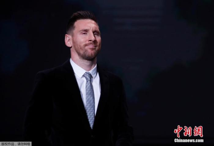 ���ް�������÷���Ļ񽱣��Ͻ�������Ī������Ϊ÷��������򽱱���÷����2009�ꡢ2010�ꡢ2011�ꡢ2012�ꡢ2015������5�λ�ý���(2010�굽2015���ΪFIFA����)����һ������ְҵ���ĵ����λ�ý��򽱣�����Խ��ǰ�������е�C�޳�Ϊ��������ʷ�ϵ�һ�ˡ�